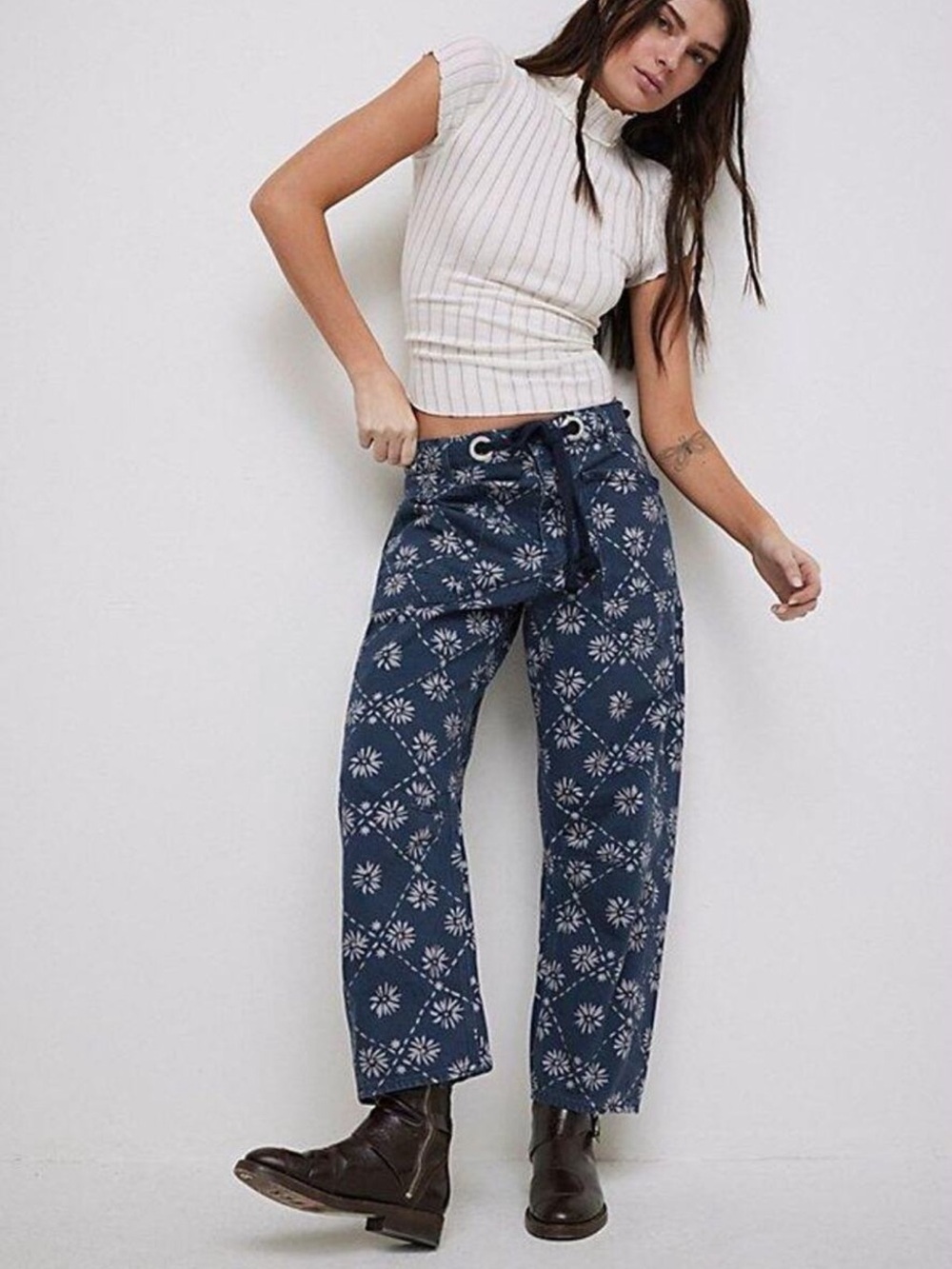 NWOT Free People We the Free Printed Moxie Low Slung Barrel Jeans-Wallpaper Geo